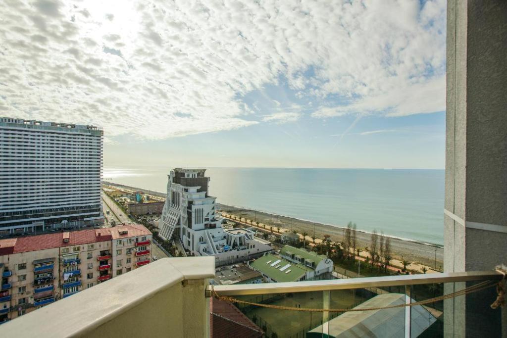 Luxury Apartments Batumi Bagian luar foto
