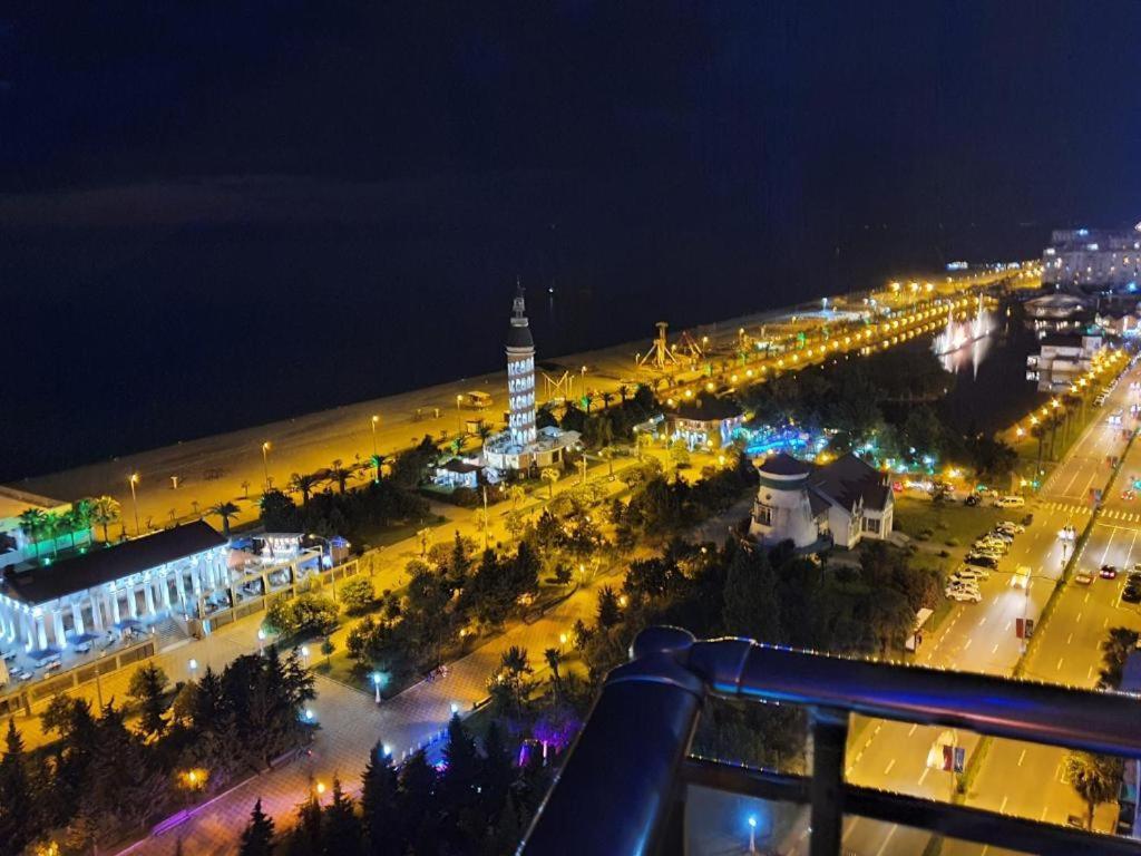 Luxury Apartments Batumi Bagian luar foto