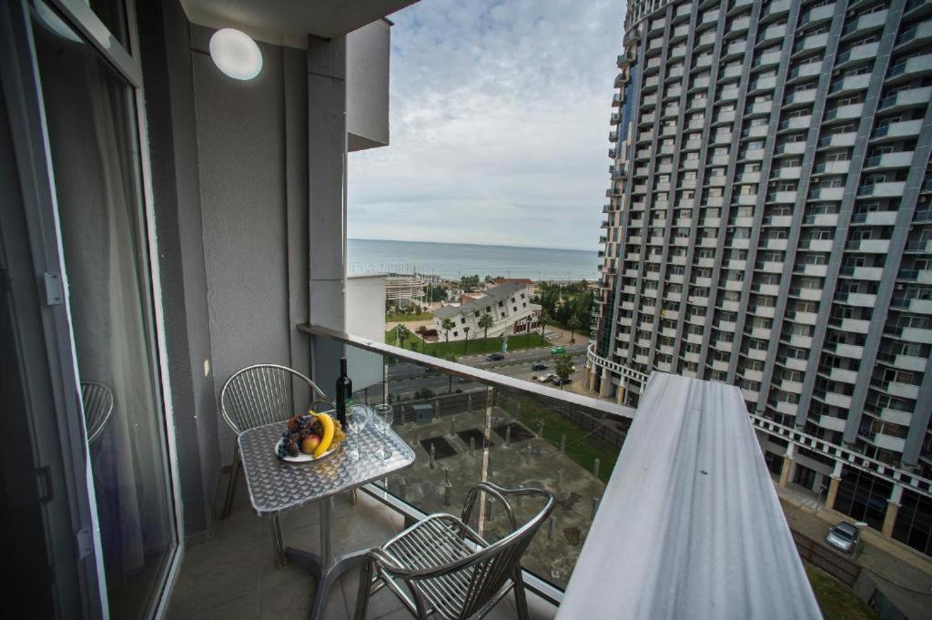Luxury Apartments Batumi Bagian luar foto