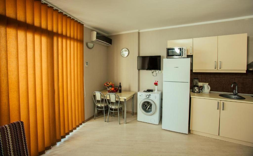 Luxury Apartments Batumi Bagian luar foto