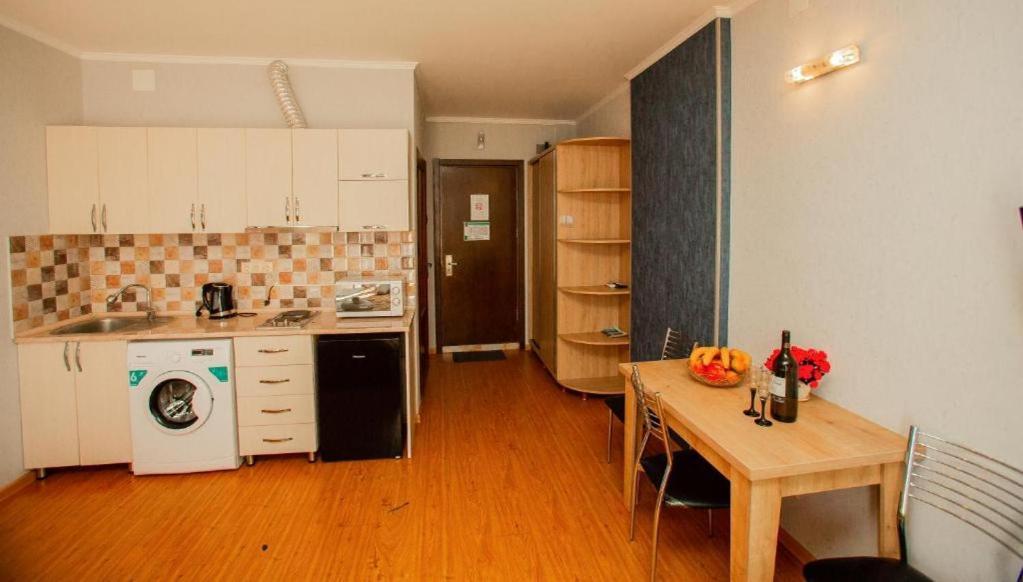 Luxury Apartments Batumi Bagian luar foto