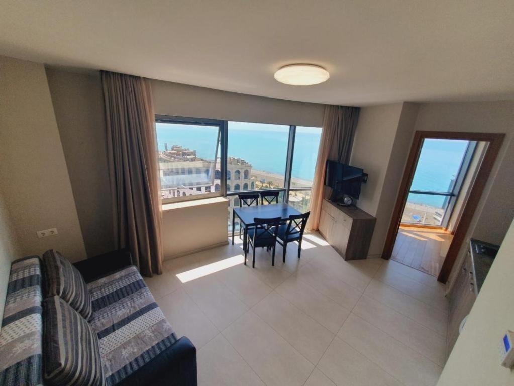 Luxury Apartments Batumi Bagian luar foto
